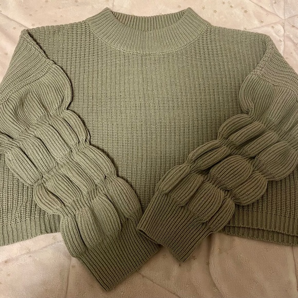 Latest Scoop Taupe Bubble Sleeve Sweater in XS - Picture 1 of 3